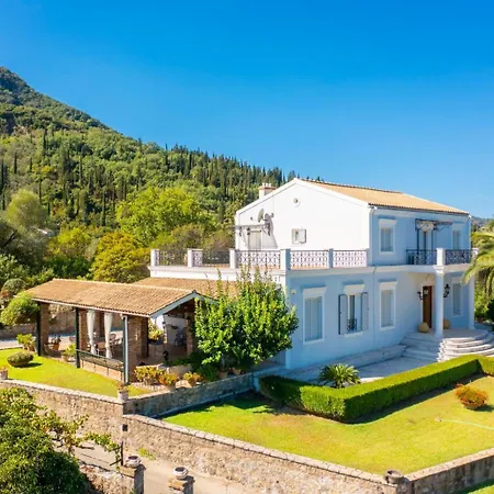 Golden Tiara Villa *