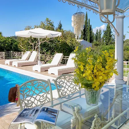Golden Tiara Villa Ájoi Déka