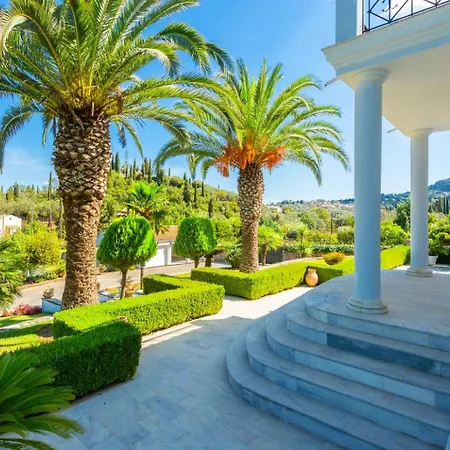 Golden Tiara Villa *